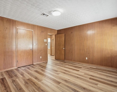 10240 Post Oak Drive - Photo Thumbnail 27