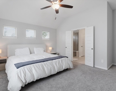 327 Honey Mesquite Path - Photo Thumbnail 13