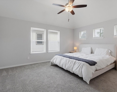 327 Honey Mesquite Path - Photo Thumbnail 12
