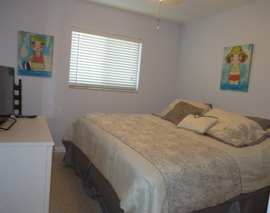 8718 Bay Court - Photo Thumbnail 12