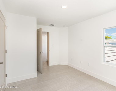1635 Par Street Ne - Photo Thumbnail 15