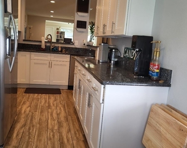 335 Paradise Boulevard - Photo Thumbnail 18