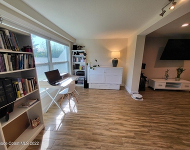 335 Paradise Boulevard - Photo Thumbnail 11