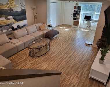 335 Paradise Boulevard - Photo Thumbnail 6