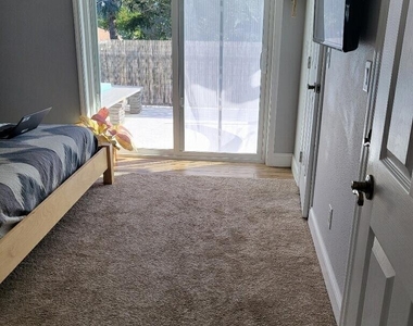 335 Paradise Boulevard - Photo Thumbnail 26
