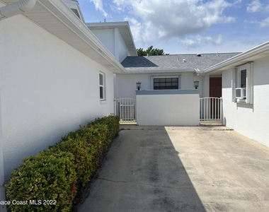 335 Paradise Boulevard - Photo Thumbnail 1
