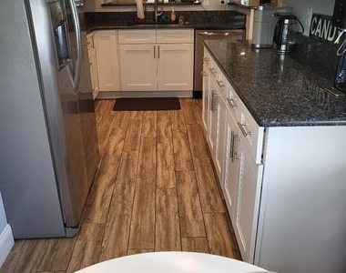 335 Paradise Boulevard - Photo Thumbnail 17