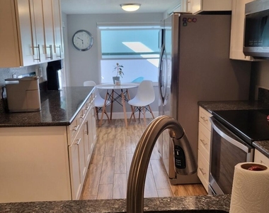 335 Paradise Boulevard - Photo Thumbnail 19