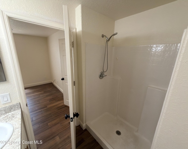 1914 Fletcher Street - Photo Thumbnail 14