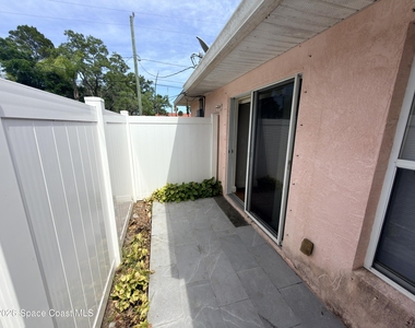 1914 Fletcher Street - Photo Thumbnail 16