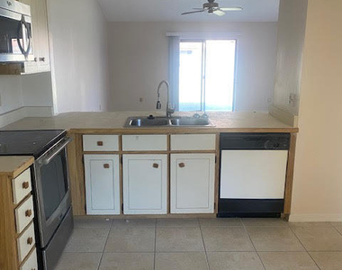 2960 Clearlake Drive - Photo Thumbnail 3