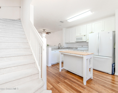 1390 Hampton Park Lane - Photo Thumbnail 7