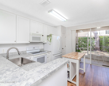 1390 Hampton Park Lane - Photo Thumbnail 6