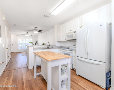 1390 Hampton Park Lane - Photo Thumbnail 5