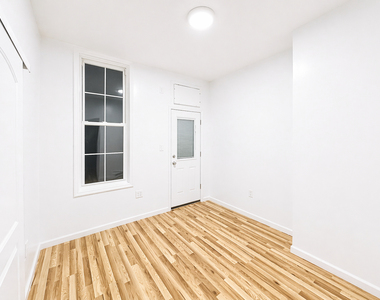 149 Dupont Street - Photo Thumbnail 9