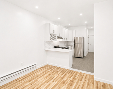 149 Dupont Street - Photo Thumbnail 6