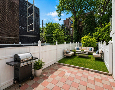 149 Dupont Street - Photo Thumbnail 12