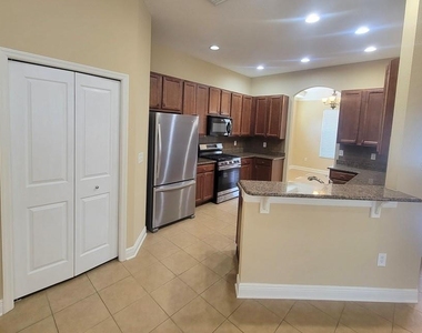 10418 Fenceline Road - Photo Thumbnail 10