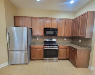 10418 Fenceline Road - Photo Thumbnail 12