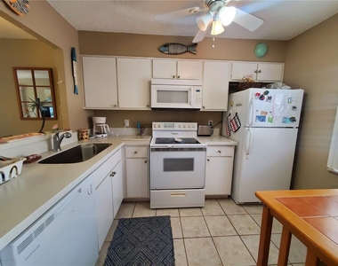 1400 Arrowhead Circle W - Photo Thumbnail 1