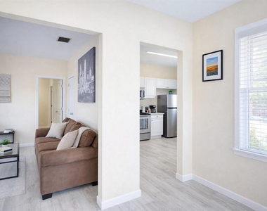 501 S Magnolia Avenue - Photo Thumbnail 9