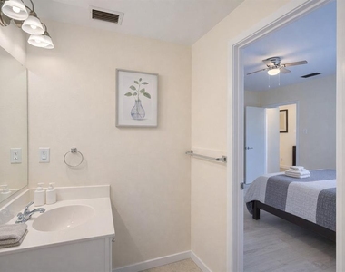 501 S Magnolia Avenue - Photo Thumbnail 14