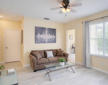 501 S Magnolia Avenue - Photo Thumbnail 8