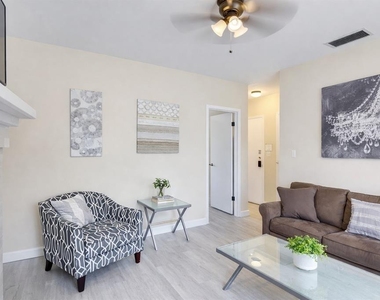 501 S Magnolia Avenue - Photo Thumbnail 4