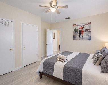 501 S Magnolia Avenue - Photo Thumbnail 13