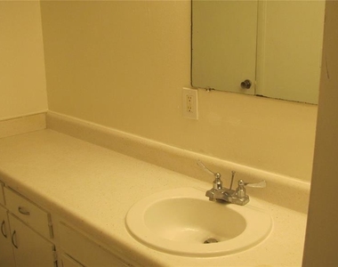 7506 Needle Leaf Place - Photo Thumbnail 7