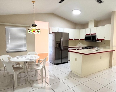 1503 Overland Drive - Photo Thumbnail 6