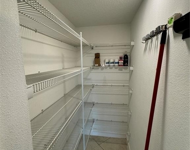 11523 Peru Springs Place - Photo Thumbnail 15