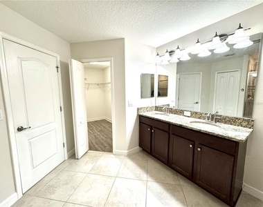 11523 Peru Springs Place - Photo Thumbnail 32