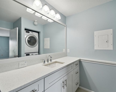 9481 Highland Oak Drive - Photo Thumbnail 29
