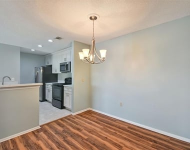 9481 Highland Oak Drive - Photo Thumbnail 6