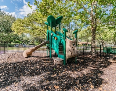 9481 Highland Oak Drive - Photo Thumbnail 81