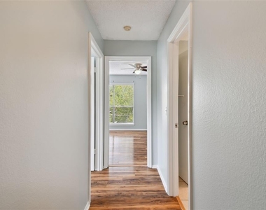 9481 Highland Oak Drive - Photo Thumbnail 32