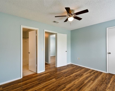 9481 Highland Oak Drive - Photo Thumbnail 43