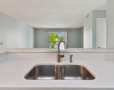 9481 Highland Oak Drive - Photo Thumbnail 15