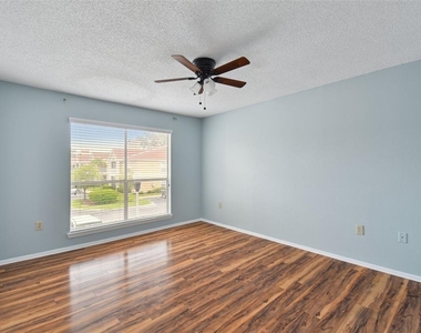 9481 Highland Oak Drive - Photo Thumbnail 21