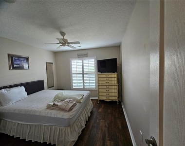 2038 Grantham Greens Drive - Photo Thumbnail 21