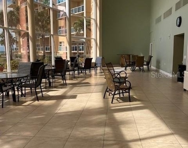 880 Mandalay Avenue - Photo Thumbnail 20