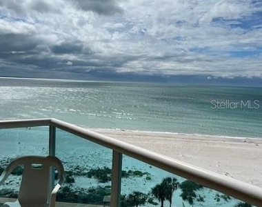 880 Mandalay Avenue - Photo Thumbnail 3