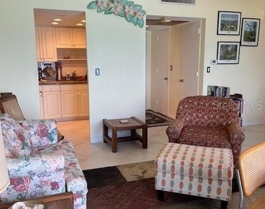880 Mandalay Avenue - Photo Thumbnail 13