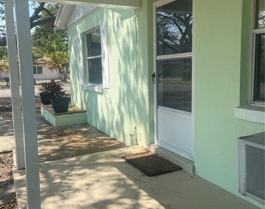 10825 Navajo Drive - Photo Thumbnail 3