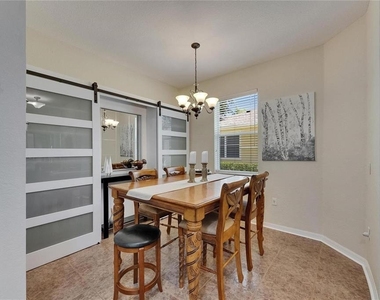 2068 Sifield Greens Way - Photo Thumbnail 17
