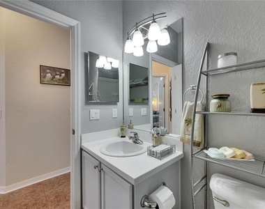 2068 Sifield Greens Way - Photo Thumbnail 33