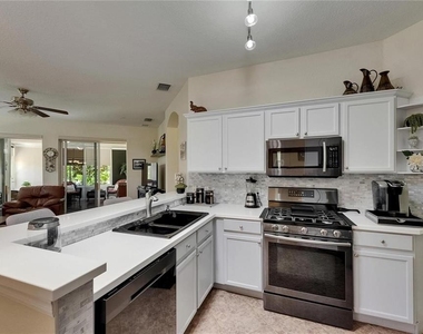 2068 Sifield Greens Way - Photo Thumbnail 12