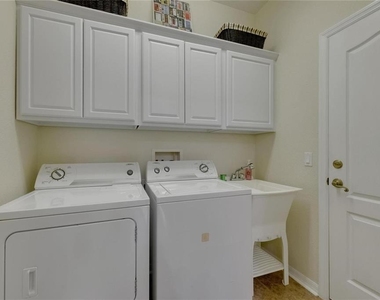 2068 Sifield Greens Way - Photo Thumbnail 34