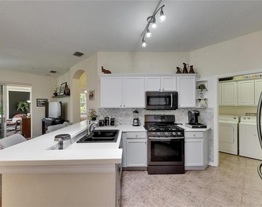 2068 Sifield Greens Way - Photo Thumbnail 11